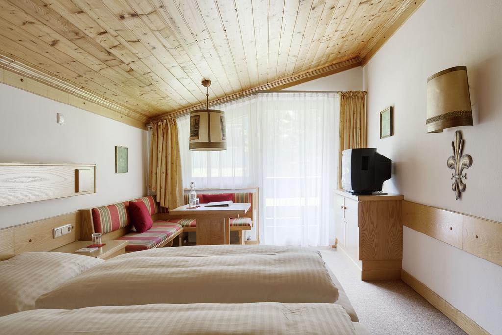 באד גסטיין Aparthotel Chalet Wetzlgut חדר תמונה